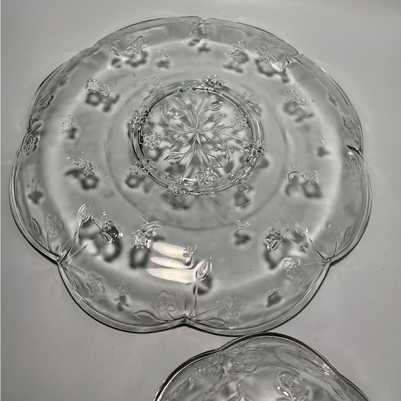 COPY - 1990s Anchor Hocking Chip & Dip Set, Savannah Pattern, Embossed Florals - Picture 7 of 9